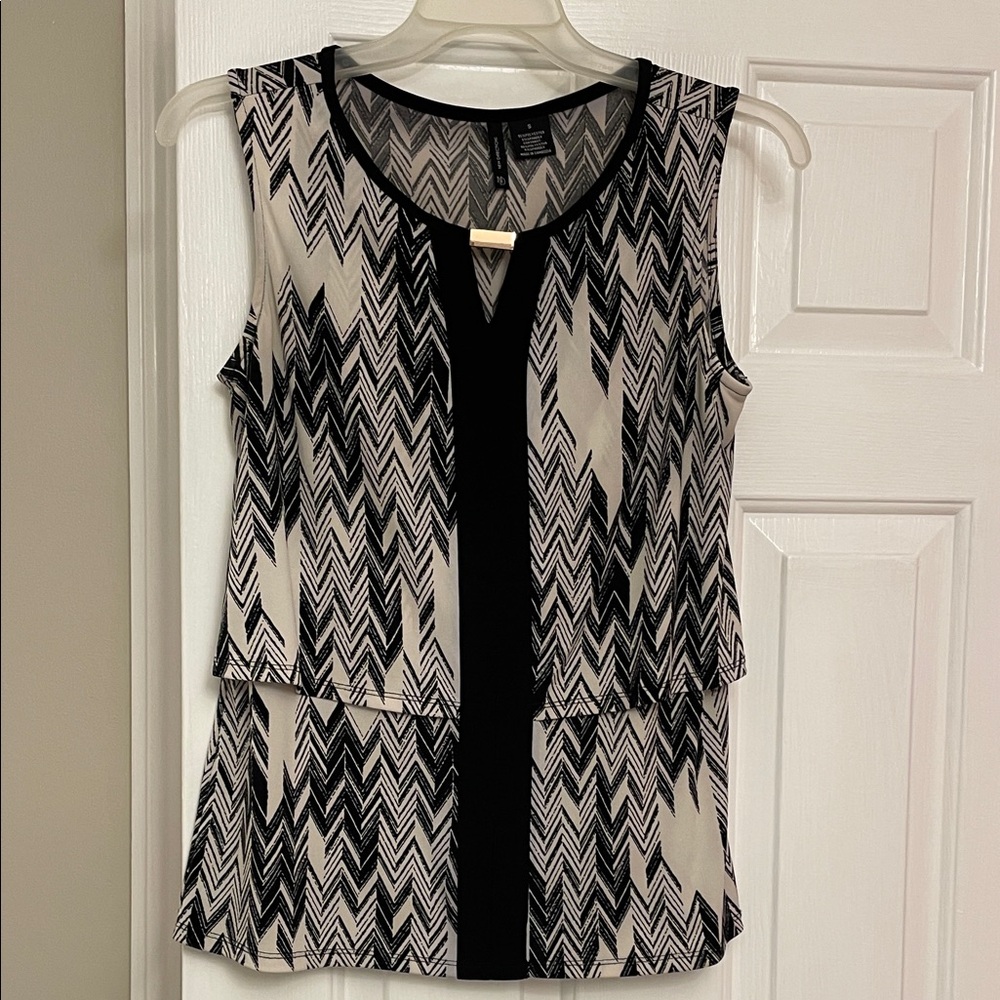 New Directions Black and Cream Chevron Blouse